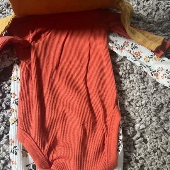 Baby gear long sleeve onesies - Picture 4 of 5